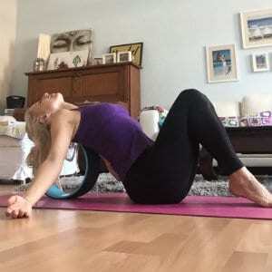 Das Yoga Wheel: So benutzt du es – 3 Übungen für Anfänger